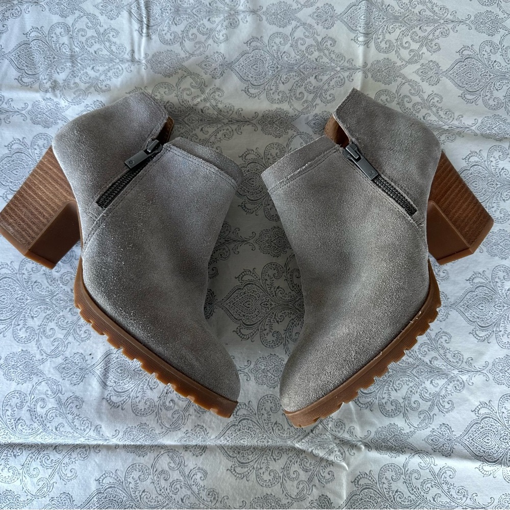 Lucky Brand Noryn Grey Suede Leather Block Heel Boots Size 8